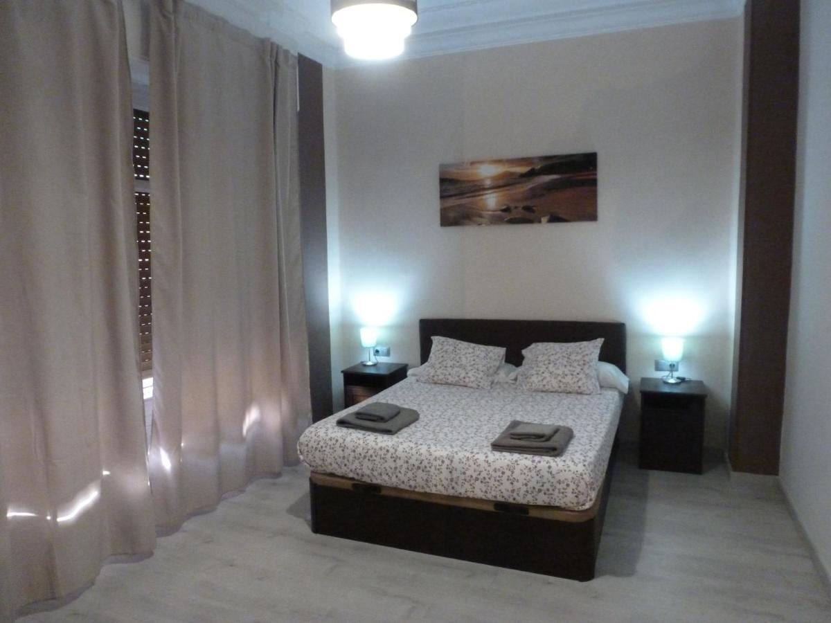 Apartamentos Turia Valencia Exteriör bild